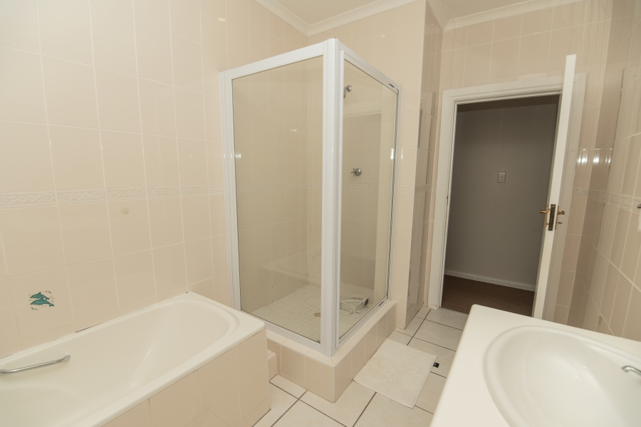 4 Bedroom Property for Sale in Summerstrand Eastern Cape
